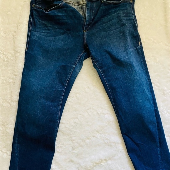 TRUE Religion Nu Boy Jean Gently Used Size 31 - Picture 1 of 5
